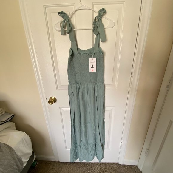 Zesica Tie Strap Square Neck Maxi Dress Sage Size M - Picture 2 of 2